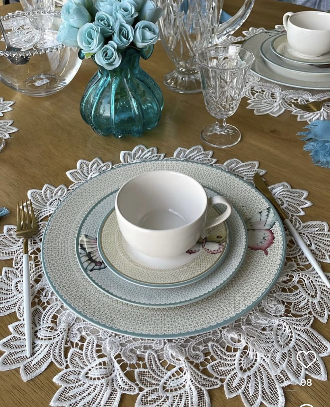 6 PCS TEA CUPS WITH SAUCER